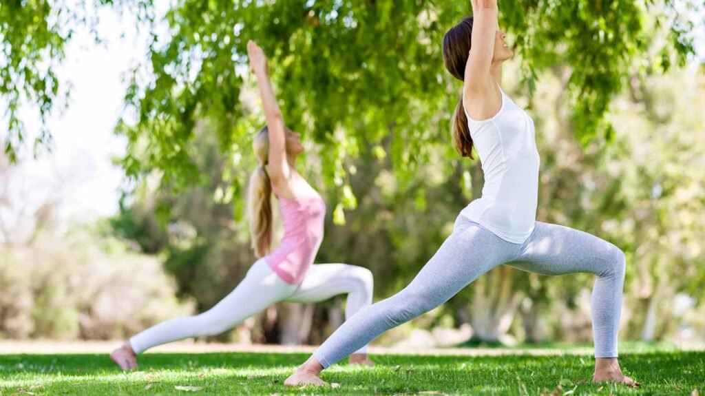 COURS DE YOGA ADULTES et YOGA PARENTS -ENFANTS DANS LES JARDINS DE LAVILLE ROSE -JUILLET ET AOUT 2020